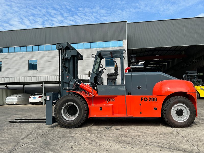 Chariot élévateur diesel 20 tonnes – Image 3