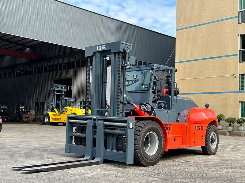 Chariot élévateur diesel 20 tonnes – Image 4