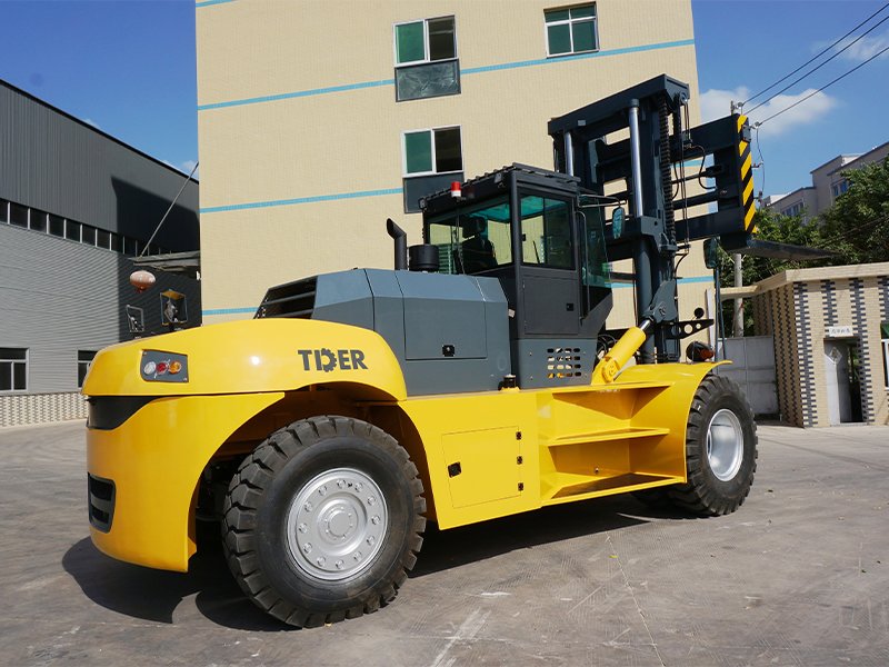 Chariot élévateur diesel 40 tonnes – Image 3