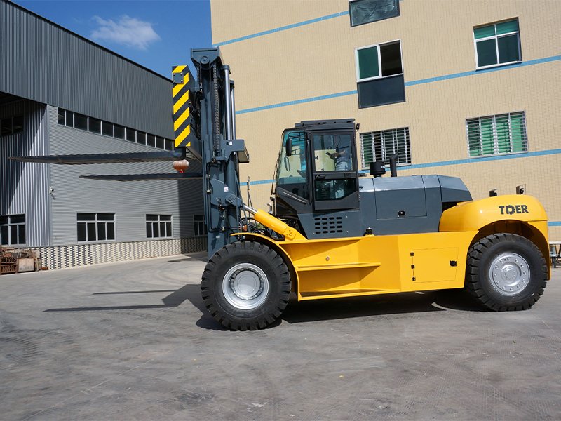 Chariot élévateur diesel 40 tonnes – Image 4